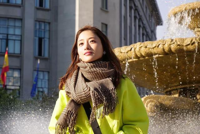石原里美西班牙狂买贝雷帽上热搜,私服穿搭和妆容还是那么美