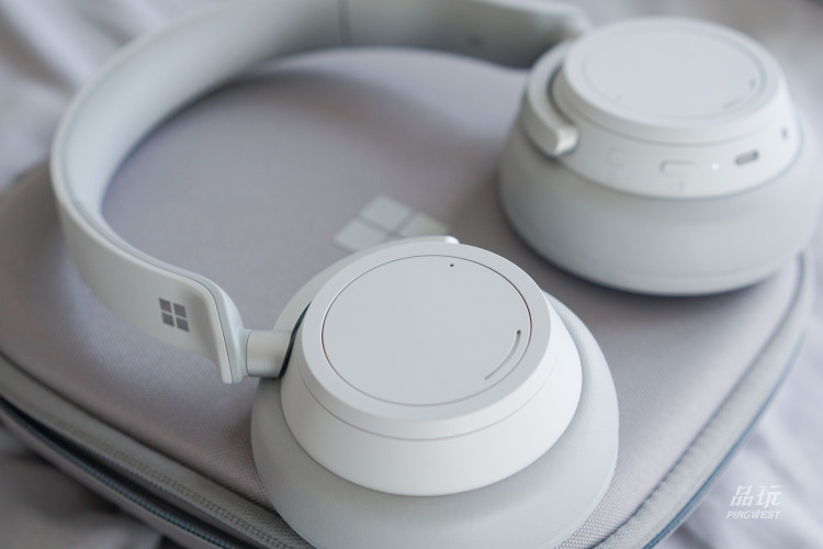 戴上微软 Surface Headphones，于无声处的优雅