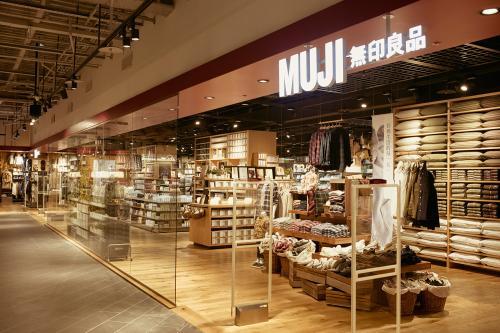 无印良品屡现不良品，58万瓶水被召回，饼干曾陷有毒风波