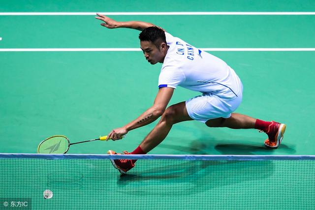 羽毛球发球常见错误及纠正方法