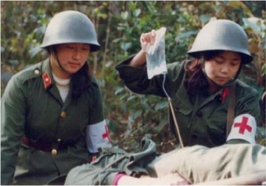 79年对越反击战中国女兵老照片