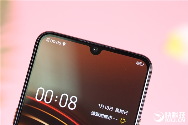 骁龙855加持 iQOO熔岩橙开箱图赏：3D炫彩美背