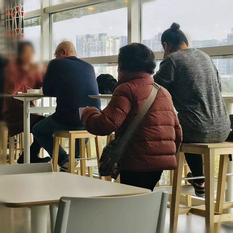 星期二的宜家，本质就是一个餐厅 乱逛
