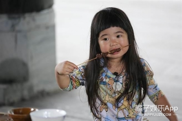 还记得《爸爸去哪儿2》里的Grace吗？她现在长这样啦