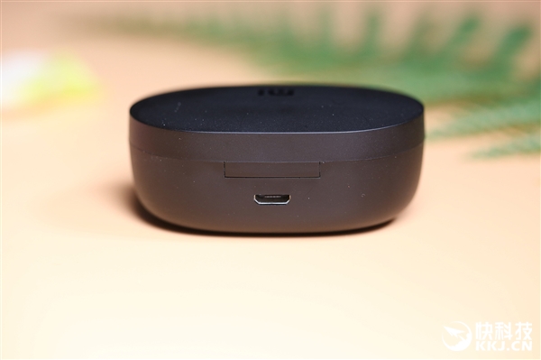 续航4小时 Redmi真无线蓝牙耳机AirDots图赏