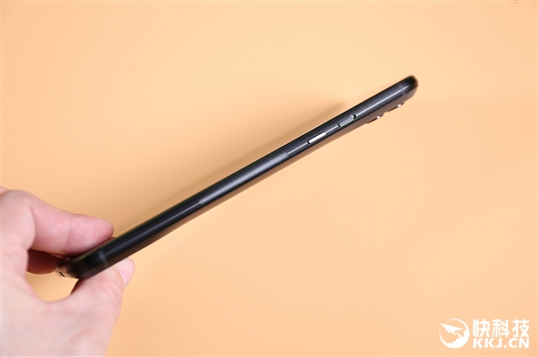 骁龙855+液冷3.0!黑鲨游戏手机2图赏