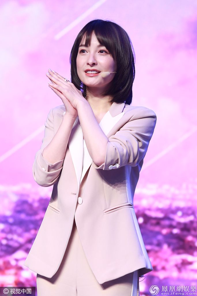 吴昕谦虚回应演技提升只打60分 扭胯比V贡献超萌表情包