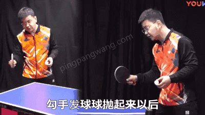 和刘诗雯学习勾手发球,一种动作两种旋转,迷倒对手不叫事