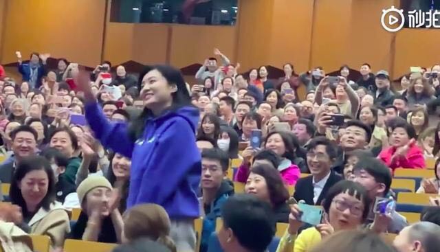 51岁周涛近照曝光 网友：像20岁的小姑娘