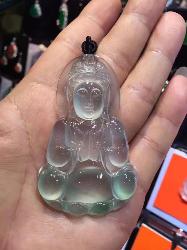 如何挑選翡翠觀音