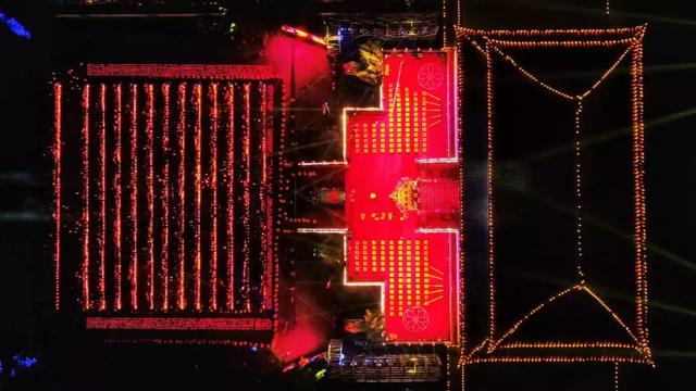 “圣灯”奇景再现!峨眉山万盏明灯供普贤