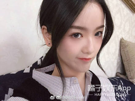 他们竟然在粉丝眼皮子底下谈了场恋爱？