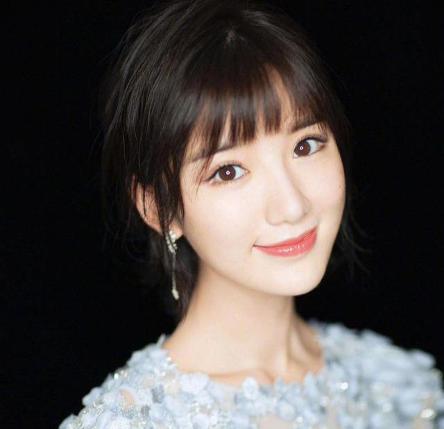 毛晓彤父亲又作妖？被曝监视女儿生活，只为继续索要赡养费