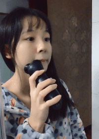 搞笑GIF:好不容易出来玩一次,结果玩的很憋屈