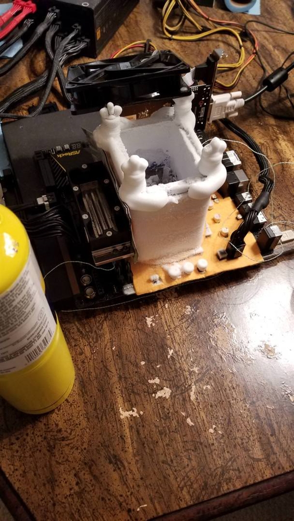 i9-9900KF液氮超频冲上7.34GHz：只剩3核心3线程