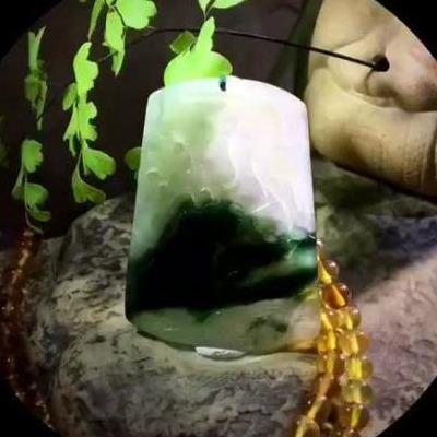 翡翠山水牌意境深远的的寓意