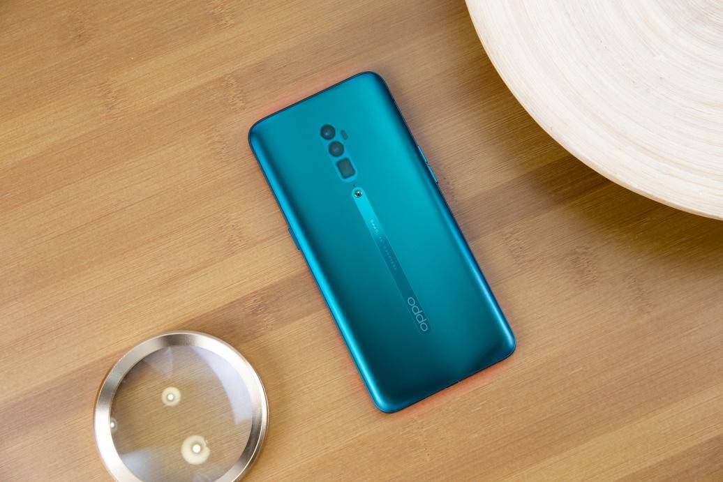 OPPO Reno轻度上手：有一台满分颜值的手机是什么体验？(opporeno值不值)