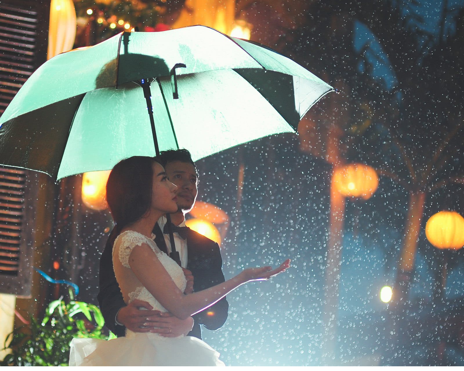 讨论话题:你认为相爱的两个人,应该保持距离吗?欢迎留言.