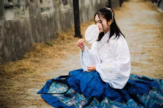 是仙服,不是汉服?汉服圈!谁给你们的勇气定义传统服饰!