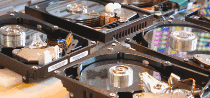 还有人记得软盘吗?老外用这玩意儿弹摇滚乐