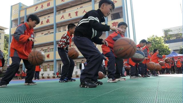 安顺经开区:星光社区“培根学堂”开课