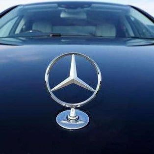 车主维权4年，给奔驰发上百邮件没人回，准备运车去德国