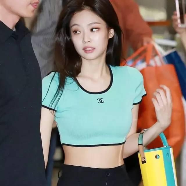 有“人间香奈儿”之称的Jennie，私下穿衣品味真是不一般