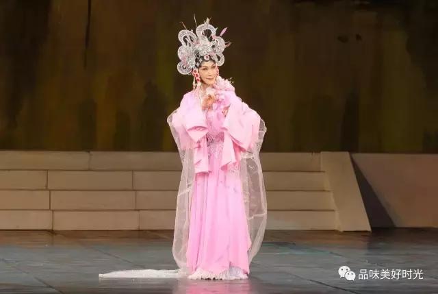 梅韵俊风 “吴氏青衣”神清骨俊 —— 记艺术大家吴汝俊的人生之梦