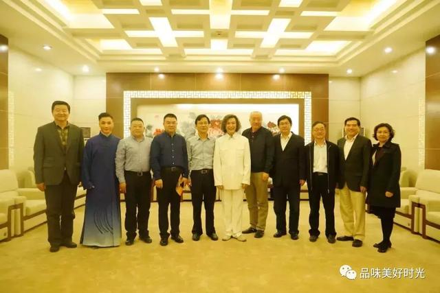 梅韵俊风 “吴氏青衣”神清骨俊 —— 记艺术大家吴汝俊的人生之梦