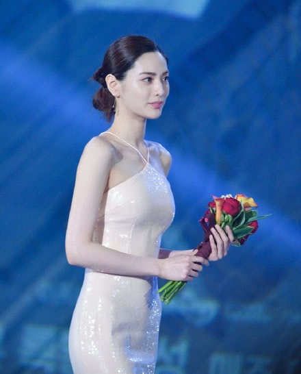 t0144e310ea8a0b599b.jpg?size=440x546