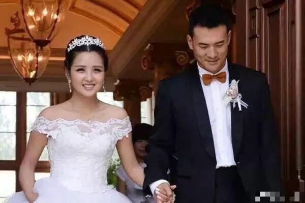 又开始否认出轨！早就没人关心他俩婚姻了