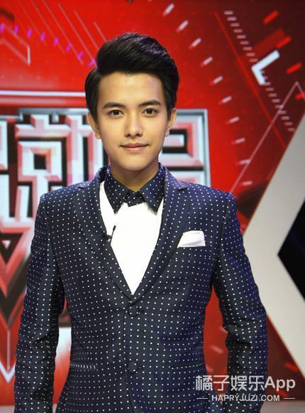 还记得2013届快乐男声饶威吗？他现在长这样啦！
