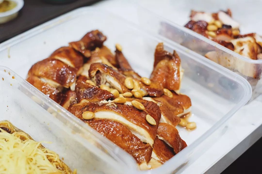 路边摊尝遍米其林!在这座被忽略的美食之城,48小时吃到撑…