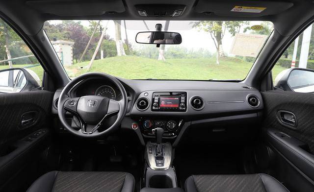 T-Cross后生可畏,2651mm 超长轴距,XRV力不从心