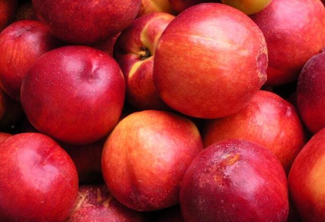 夏天吃桃子好处多多,但吃桃子7大禁忌,怎么预防吃桃子过敏?