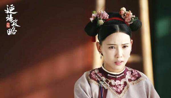 知名女星话费十余万蹭戛纳红毯，遭保安驱赶还假装听不懂英语？