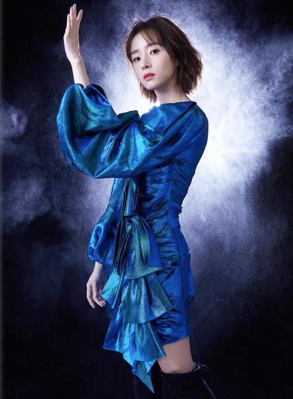 化身酷雅少女！胡冰卿身上的衣服酞漂亮，演绎清新系穿搭法