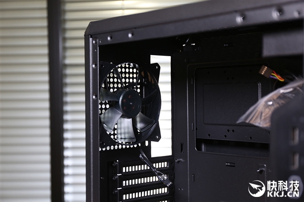 酷冷机箱Q500L图赏：超高利用率的迷你ATX