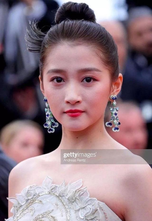 戛纳外媒高清图第二弹21岁关晓彤惊现法令纹朱一龙发胶抢眼