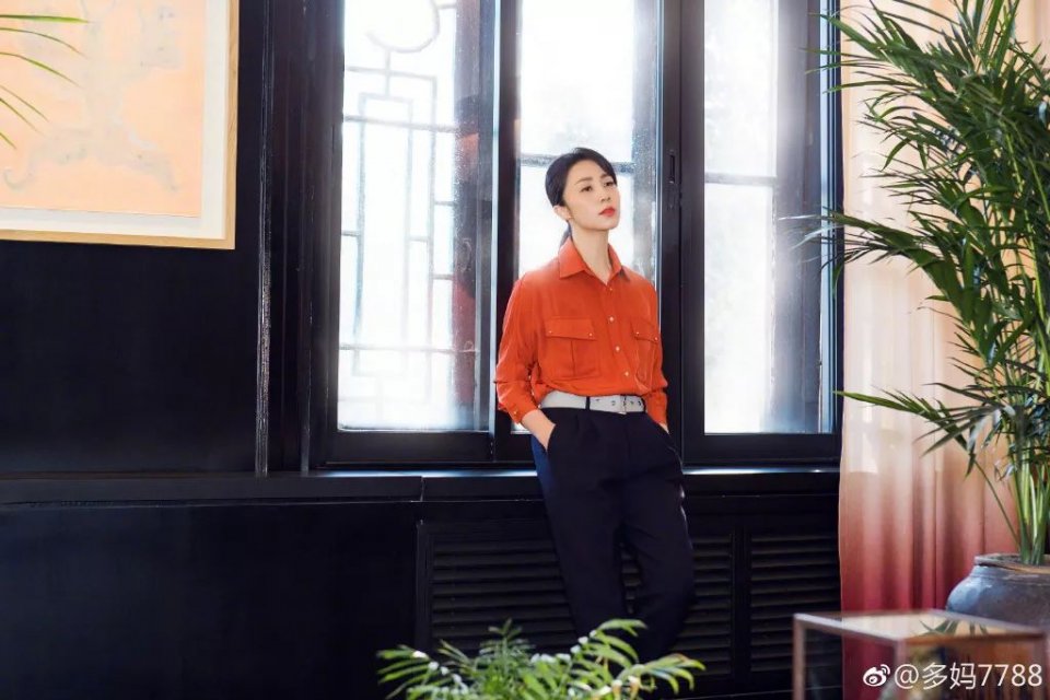 章子怡曾给她伴舞，李小冉恨她嫁给偶像，但最励志的还是她的脸！