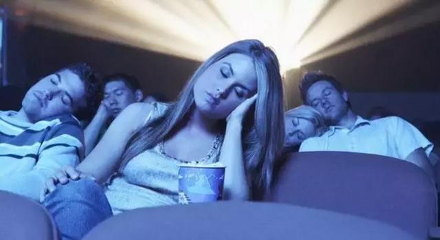 《哥斯拉2》：画面太黑，打斗无聊，怪兽电影也能把人看睡着