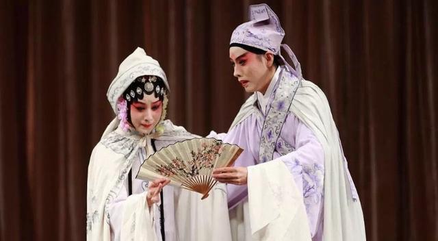 秦淮八艳之李香君:虽在青楼却一身傲骨,《桃花扇》以她为原型