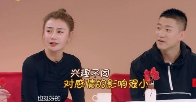 心疼！女星为了他与公司解约，生女后复出艰难，结婚一年就离婚