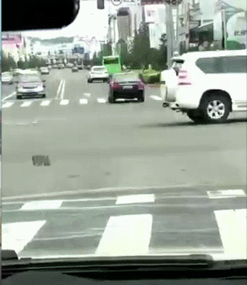 闯了红灯别慌,学会老司机这一招,保证不会被扣6分