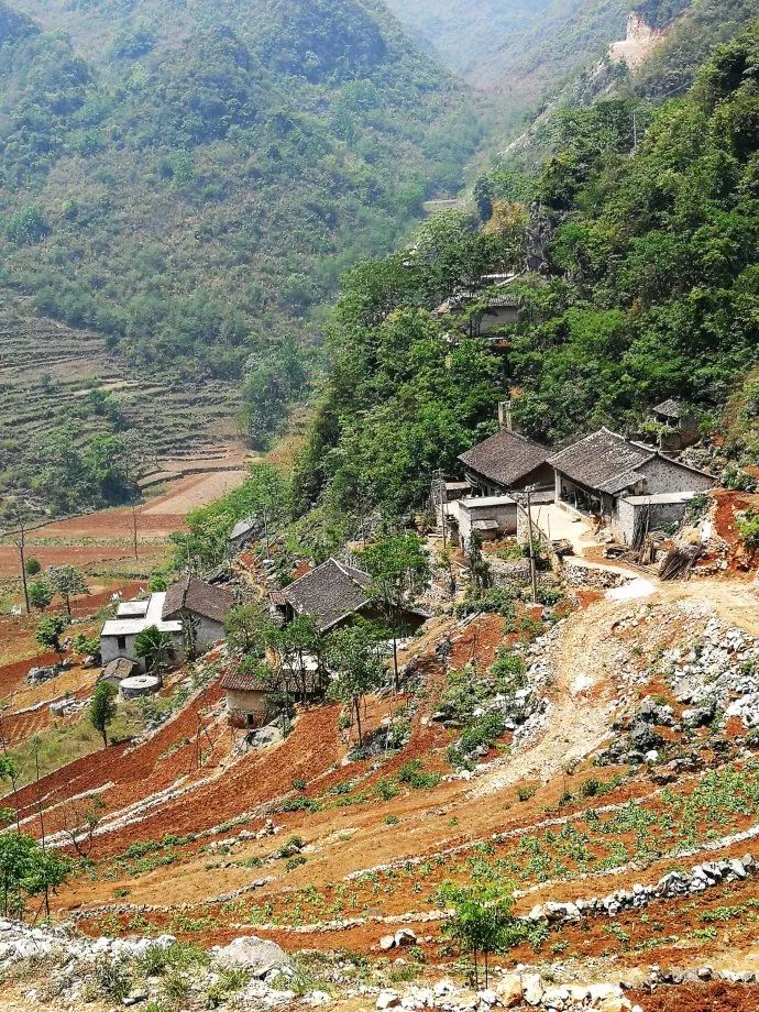 云南游3--峰岩洞《天下第一奇村》