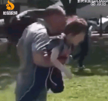 ▼ 闺女 我给你演示一下什么叫一小口 比赛第一,拖拉为主!