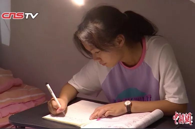 不到40秒全撤离!地震时,13岁女孩逆行救了一层楼的同学