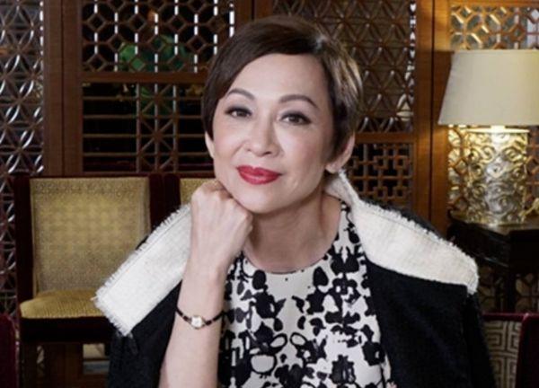 在最当红时和周润发结婚,为女儿退出娱乐圈,60岁的她人生太传奇