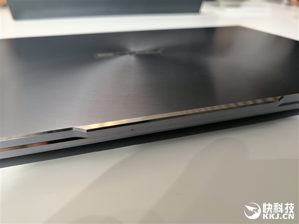 华硕发布灵耀X2 Pro：双4K屏、最高八核i9-9980HK