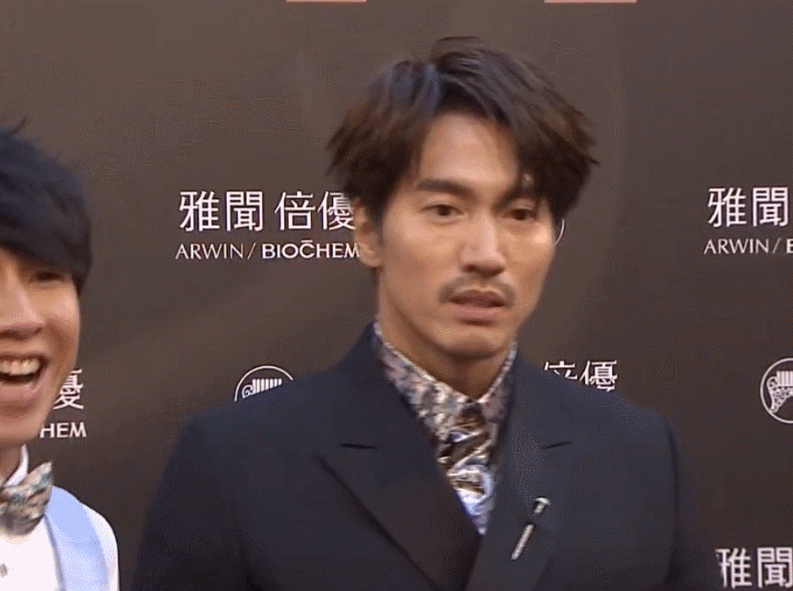 言承旭身材保持太好了,成熟性感的帅大叔一枚!什么时候娶贾玲?